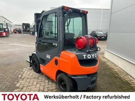 Treibgasstapler 2017  Toyota 06-8 FG 25 F / 640 Stunden! (2)