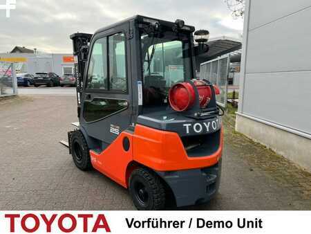 Chariots élévateurs GPL 2022  Toyota 02-8 FGF 25 Vorführer (2)