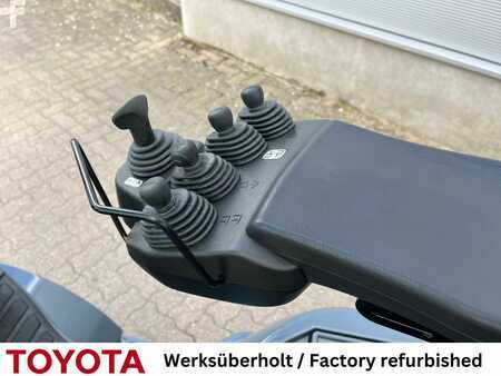 Wózki gazowe 2022  Toyota 02-8 FGF 18 / 770 Std.! (5)