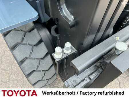Wózki gazowe 2022  Toyota 02-8 FGF 18 / 770 Std.! (9)