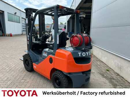 Chariots élévateurs GPL 2017  Toyota 02-8 FGF 25, Waage (2)