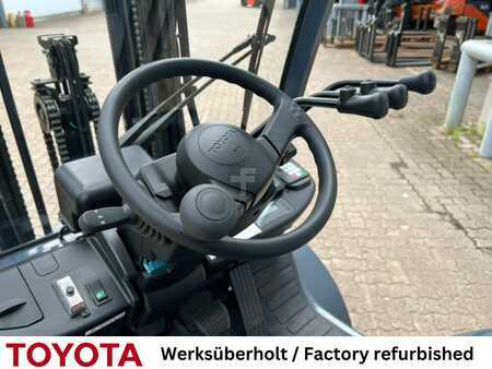 Chariots élévateurs GPL 2017  Toyota 02-8 FGF 25, Waage (5)