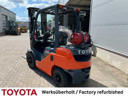 Chariots élévateurs GPL 2017  Toyota 02-8 FGF 25, Waage (2)