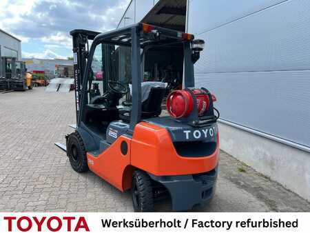Chariots élévateurs GPL 2017  Toyota 02-8 FGF 25, Waage (2)
