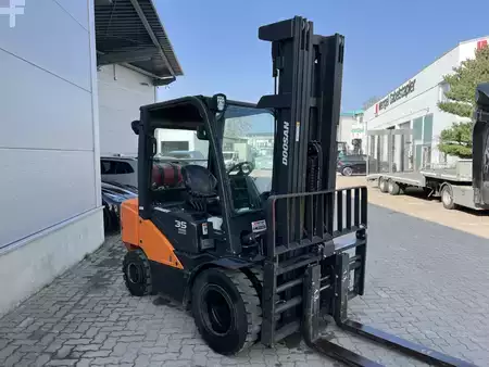 Gázüzemű targoncák 2019  Doosan G 35 C-7 (3)