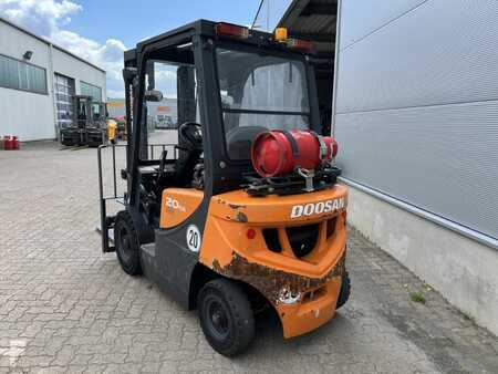 Chariots élévateurs GPL 2019  Doosan G 20 GX Plus (2)