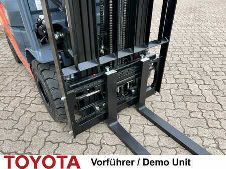 Chariots élévateurs GPL 2023  Toyota 02-8 FGF 18, Demo (10)