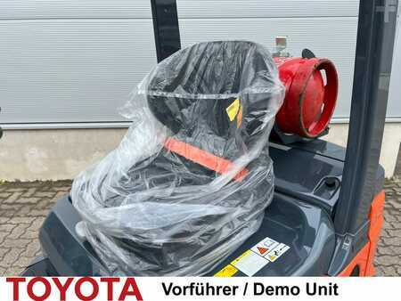 Chariots élévateurs GPL 2023  Toyota 02-8 FGF 18, Demo (4)