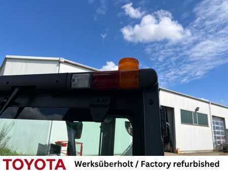 Treibgasstapler 2017  Toyota 02-8 FGF 30 (10)