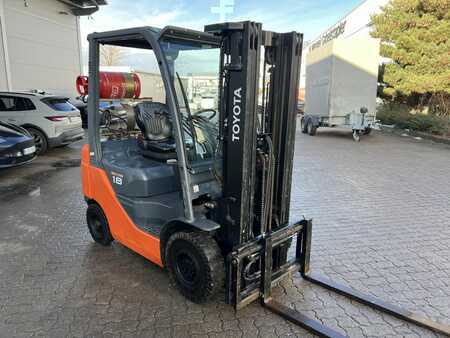 LPG heftrucks 2014  Toyota 02-8 FGF 18 (3)