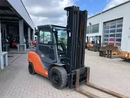 Gas truck 2017  Toyota 8 FG 45 N (3)