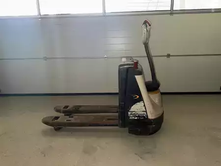 Elektromos emelőkocsik 2016  Crown WP3015 (1)