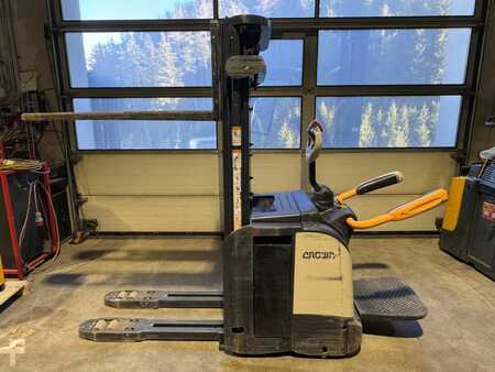 Ledstaplare gå 2021  Crown ETi4000 1.2 TT4440 (1)