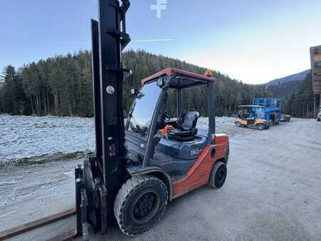 Dieselstapler  Toyota 8FDF30 (1)