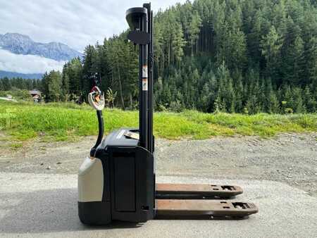 Pinontavaunu 2012  Crown ESi 4000 1.2 (1)