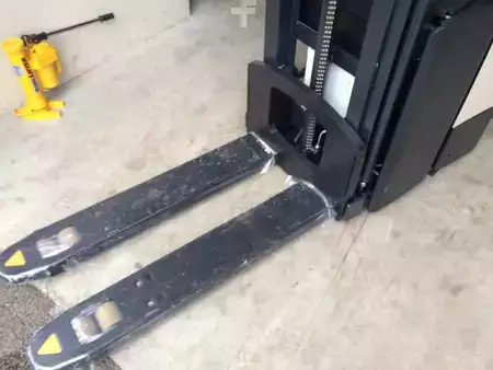 Magasemelésű béka 2021  Crown DT3040 MTF 2600 (2)