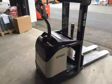 Magasemelésű béka 2021  Crown DT3040 MTF 2600 (3)