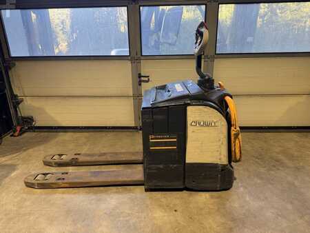 Stapelaars met staplatform 2015  Crown WT3040 (1)