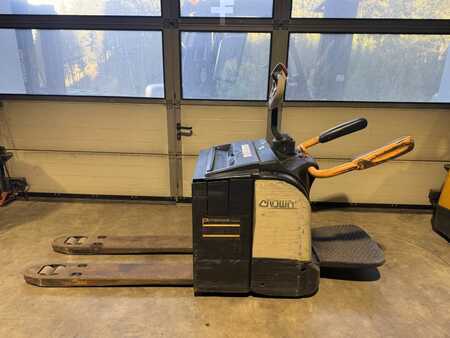 Stapelaars met staplatform 2015  Crown WT3040 (2)