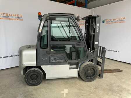 Empilhador diesel 2012  Atlet YG1D2A30T (2)