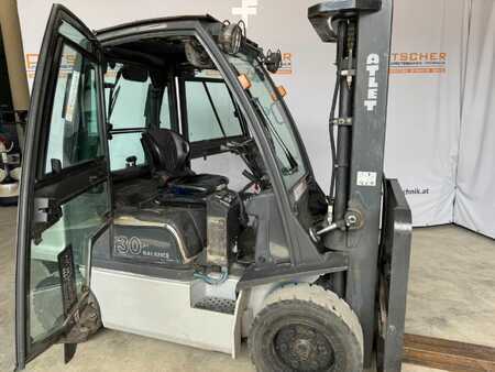 Empilhador diesel 2012  Atlet YG1D2A30T (5)