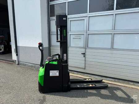 Magasemelésű béka 2024  Cesab S220L (2)