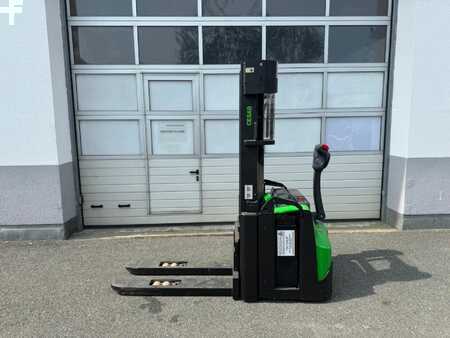 Magasemelésű béka 2024  Cesab S220L (6)