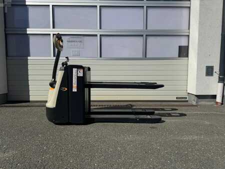 Transpaleta eléctrica 2021  Crown WP 3280 (1)