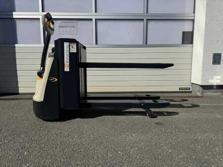 Transpaleta eléctrica 2021  Crown WP 3280 (2)