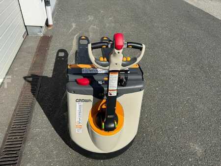 Transpaleta eléctrica 2021  Crown WP 3280 (3)