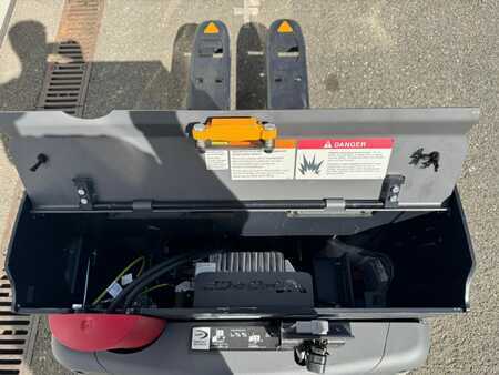 Transpaleta eléctrica 2021  Crown WP 3280 (4)