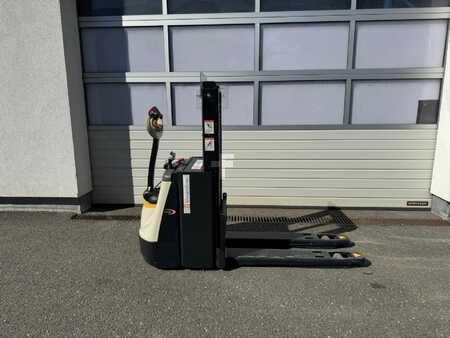 Apilador eléctrico 2023  Crown DS 3040 LI ION (1)