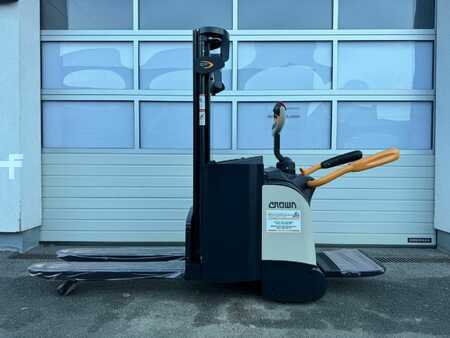 Apilador eléctrico 2025  Crown DT3040 ETF2600 (2)