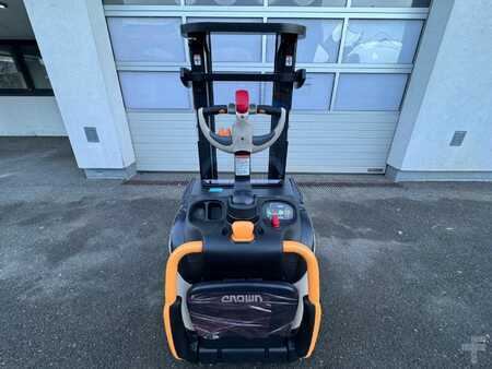 Apilador eléctrico 2025  Crown DT3040 ETF2600 (4)