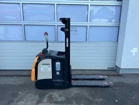 Apilador eléctrico 2025  Crown DT3040 ETF2600 (5)