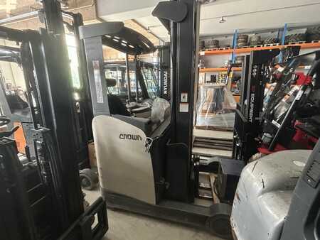 Reach Trucks 2017  Crown ESR5260 1.6 TT7950 (1)