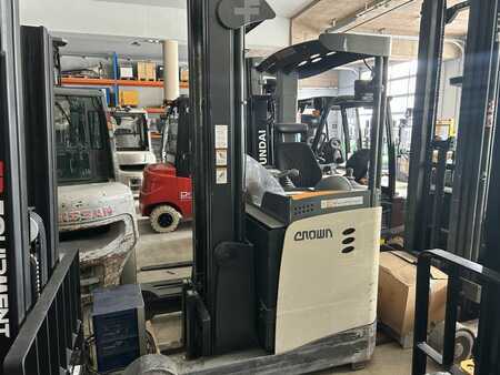Reach Trucks 2017  Crown ESR5260 1.6 TT7950 (2)