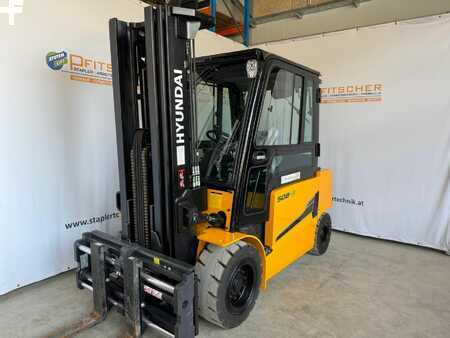 Chariots électriques à 4 roues 2025  Hyundai 50B-9 (2)