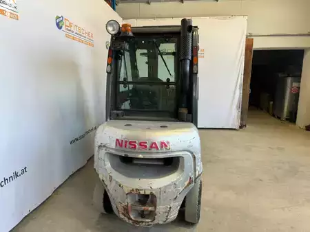Diesel truck 2013  Nissan Y1D2A25Q (5)