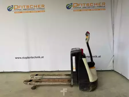 Nízkozdvižný vozík 2015  Crown WP 3215 (1)