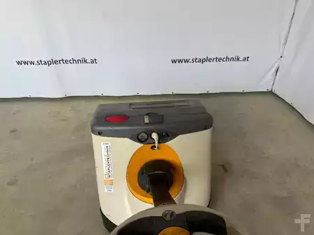 Nízkozdvižný vozík 2021  Crown WP 3215 (3)