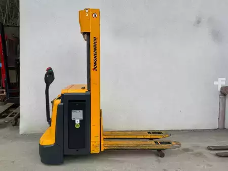 Hochhubwagen 2011  Jungheinrich EJC 214z (2)