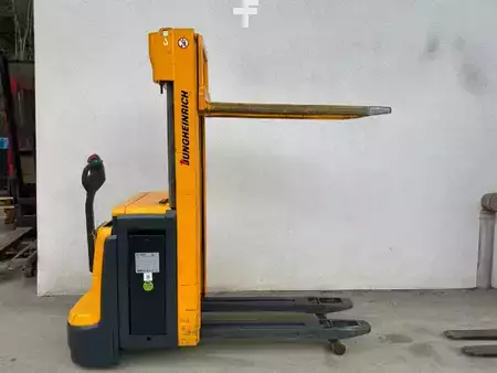 Hochhubwagen 2011  Jungheinrich EJC 214z (3)