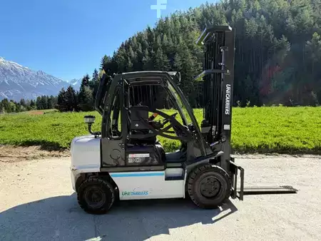 Dízel targoncák 2019  Unicarriers YG1D2A30Q (2)