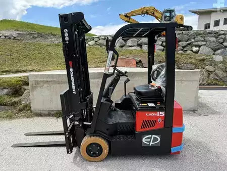 Eléctrico - 3 rodas 2026  EP Equipment CPD15TVL (1)