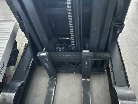 Reach Trucks 2018  Crown ESR5260 1.6 TT6690 (4)