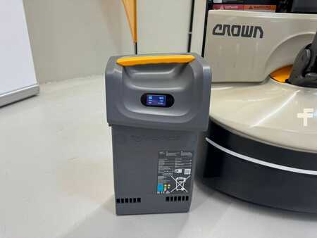 Transpalettes éléctriques 2025  Crown WJ 50 1.5 (3)