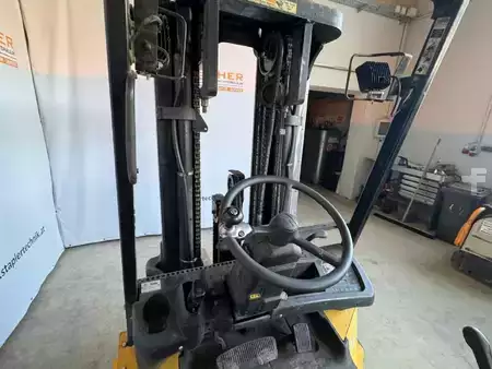 Treibgasstapler 2001  Yale GLC080LJNGAE088 (3)