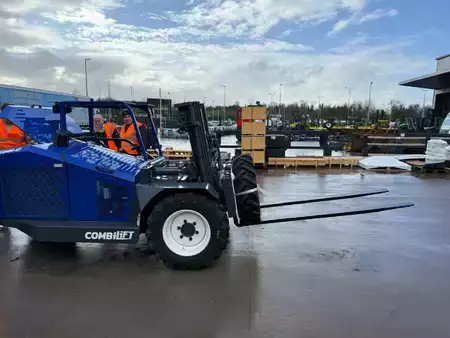 Terrenggående gaffeltruck 2026  Combilift COMBI-RT (1)