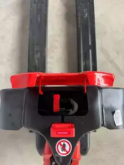 Elektromos emelőkocsik 2025  EP Equipment F4 (4)